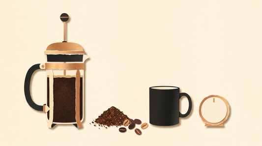 Koffie zetten met een cafetière: glazen cafetière met koffie, grof gemalen koffie, bonen, een zwarte mok en een timer
